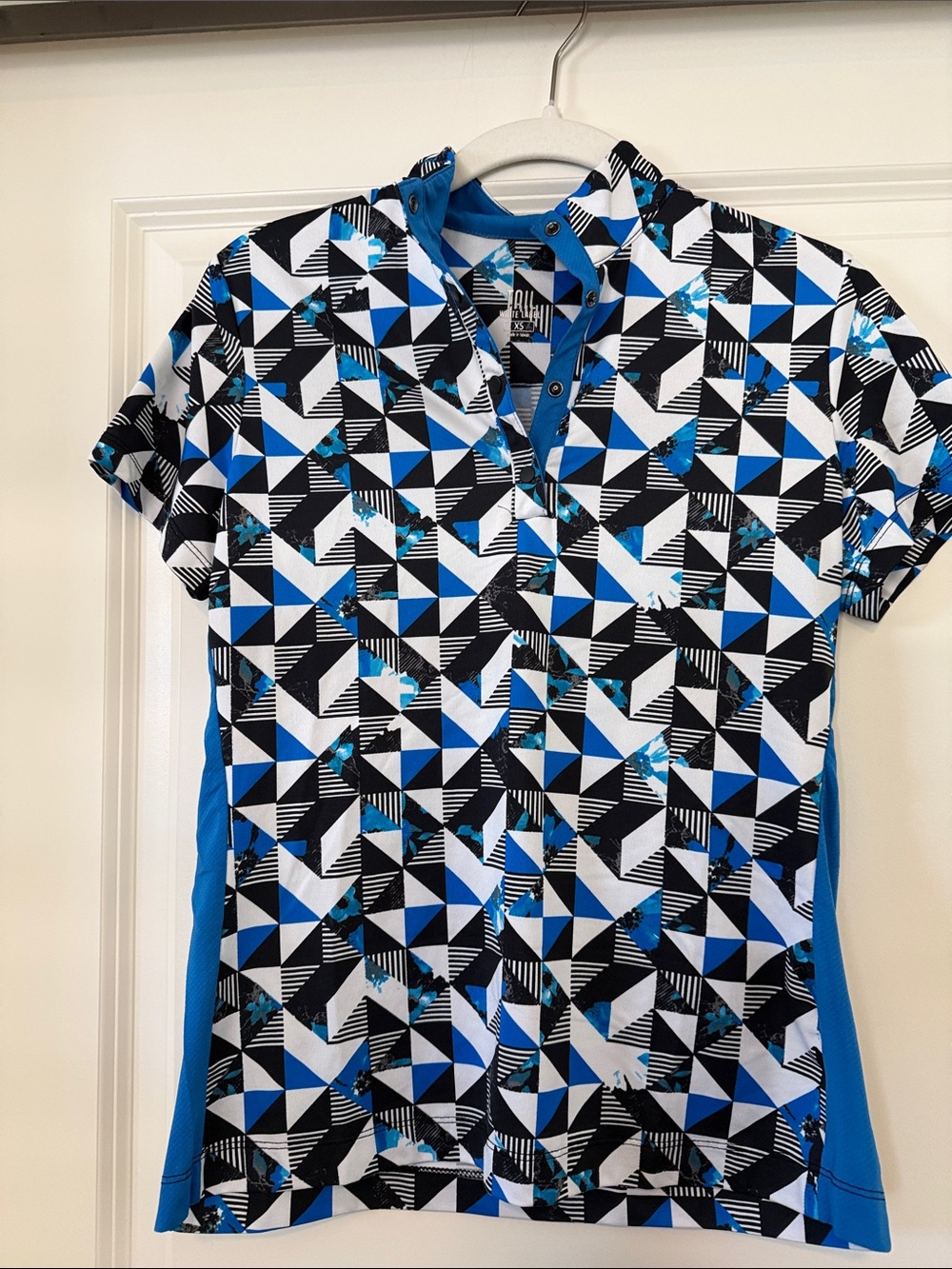 Women’s Geometric Short-Sleeve golf Shirt - Blue/Black/White by Tail